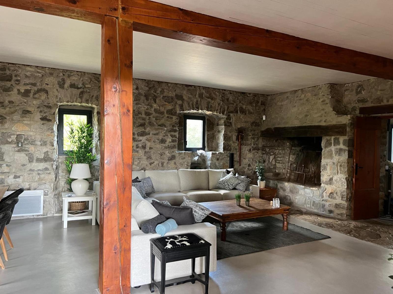 Luxurious Family House With Pool In Ardeche. Villa Les Vans Buitenkant foto